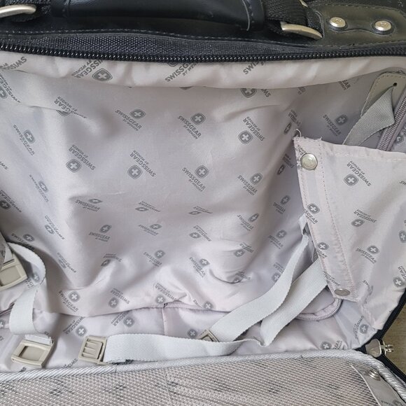 Swissgear Black Red Rolling Briefcase Padded Laptop Pocket 17 Inches - Picture 13 of 16